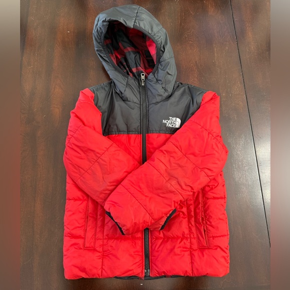 The north face boys jacket - Picture 3 of 5
